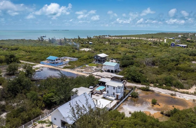 Charming 1-bed studio apartment in awesome Caye Caulker with AC