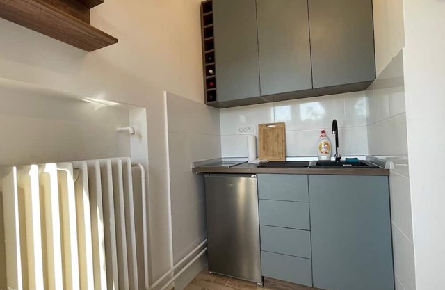 Quiet apartment in a great location with a "million dollar" view