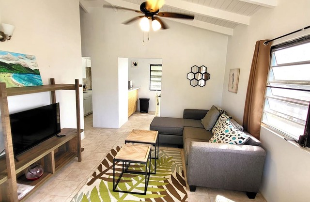 Nice 3-bedroom apartment with AC in charming, downtown Frederiksted.