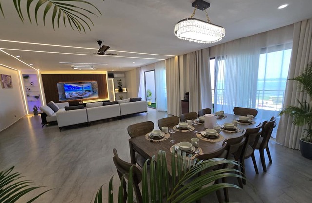 Spacious 6-bedroom apartment with fitness room and AC in vibrant Mombasa