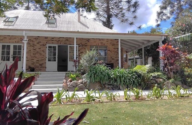 Bunya - 2-Bedroom, 2-Bathroom House with Private Garden