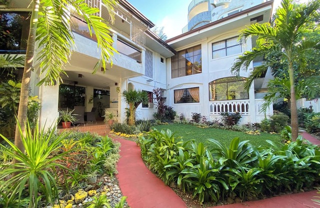 4-Bedroom house- Summer Breeze Boracay Aklan