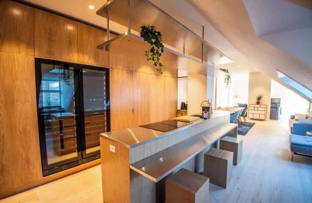 Stunning penthouse, A+ location!