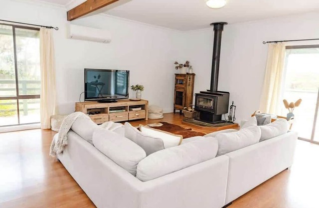 Salt bush cottage Peterborough