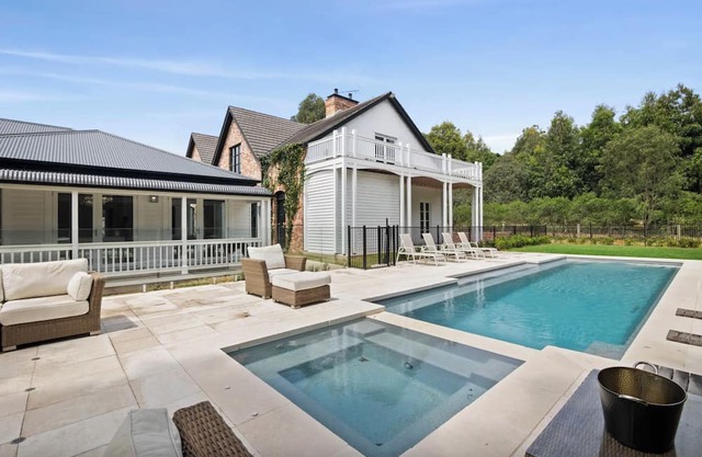 nHeritage Luxury Retreat with Pool, Spa & Gardens