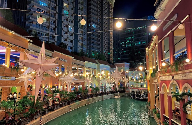 BGC Venice Condo - Pool & Wi-Fi - Suite 14B