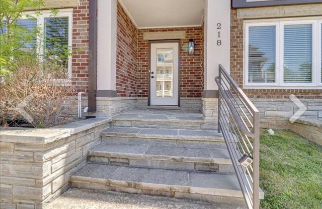 3-bdrm Nashville townhome - steps to lake & 20 min to Downtown Nashville