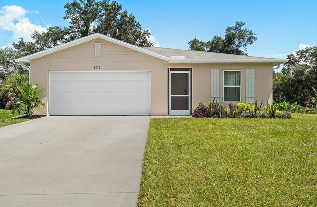 Palm Breeze Retreat 4BR/2BA- all king beds