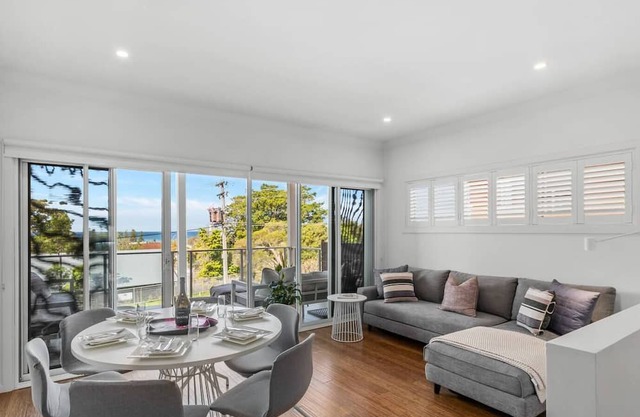 Surf Haven Escape Modern and Central in Thirroul
