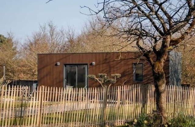 Private house with pool access