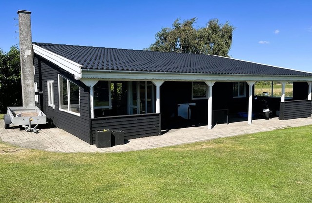 "Sannie" - 250m from the sea by Interhome