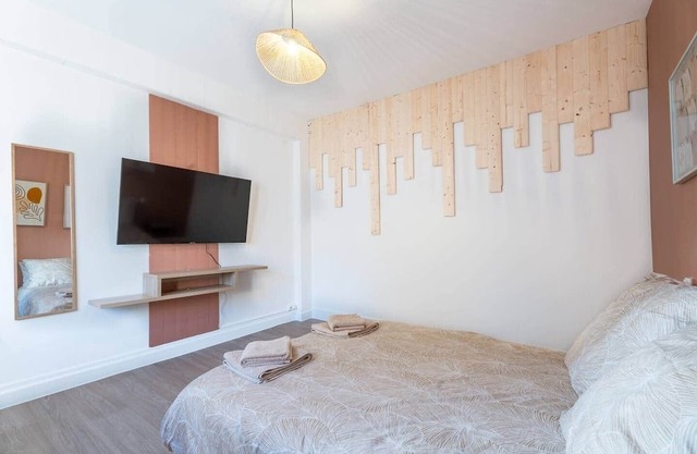 Le Cindy - Spacious - Bright - Wifi - Station