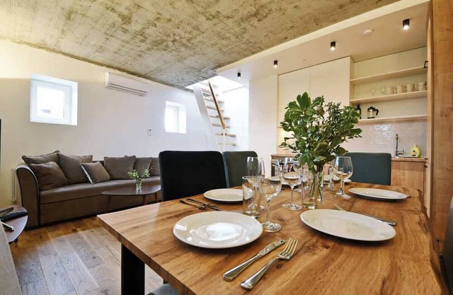 Domillion 3bdr Rooftop Terrace, AC, P369