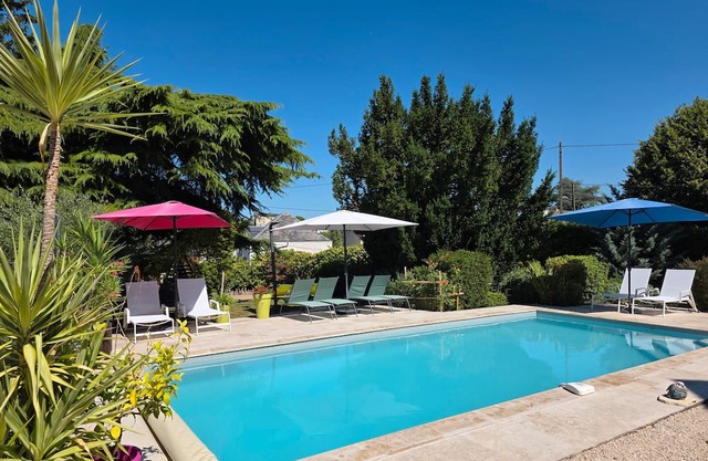 Holiday Home 'Des Caves' with Shared Pool, Wi-Fi and Air Conditioning