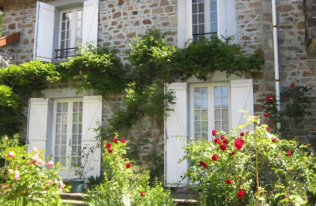 Apartment 'T3 Chambre D'hôte' with Shared Terrace and Shared Garden