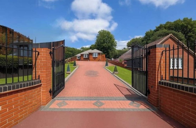 Stylish Detached Bungalow