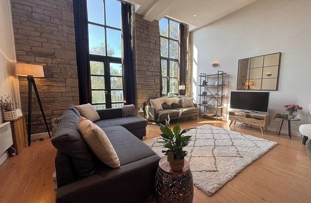 Stylish 3-Bedroom Mill Conversion near Leeds