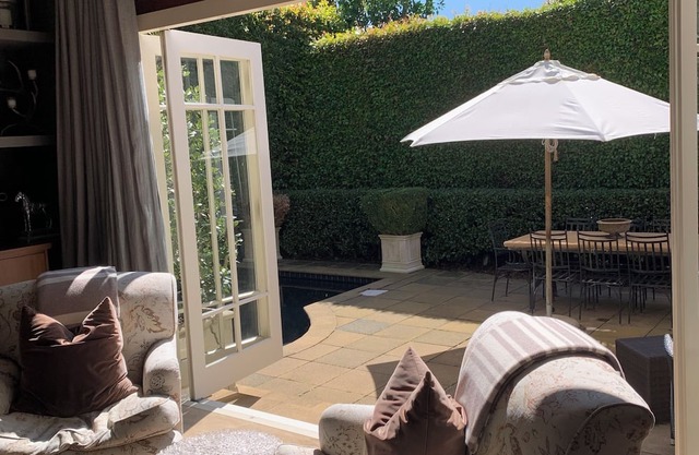Relaxed Luxury Living in Remuera Family Home - Prime Location