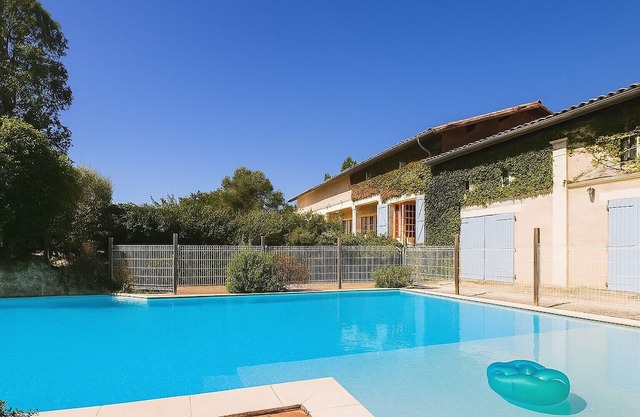 Holiday Home 'Grand Gîte De Gascogne' with Private Pool, Shared Terrace and Wi-Fi