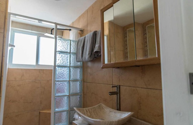 n3BR/2BA Condo With Pool & AC – Steps to the Beach
