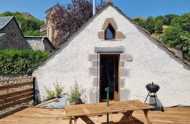 La Loge de Dienne Atypical house with terrace, mountain view and covered parking lot