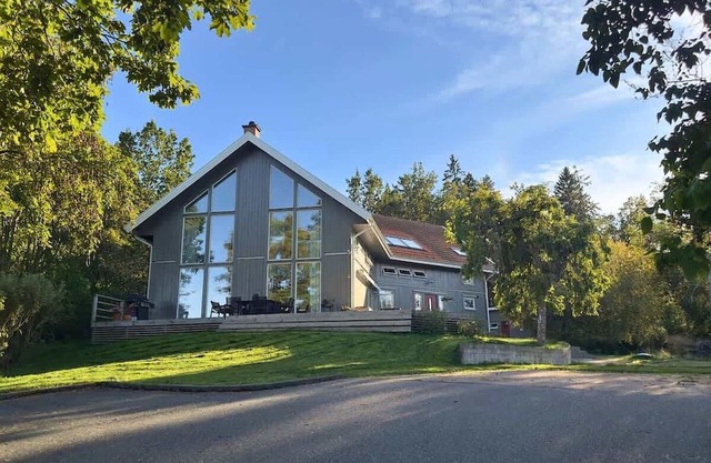 Sea-View Scandinavian Villa Near Stockholm