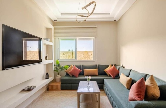 APT-Cinema Pool-Free Parking-Gym-Netflix