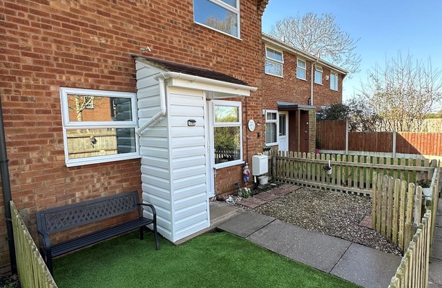 Stoke Prior Escape for 4 just 5 mins from M5/M42