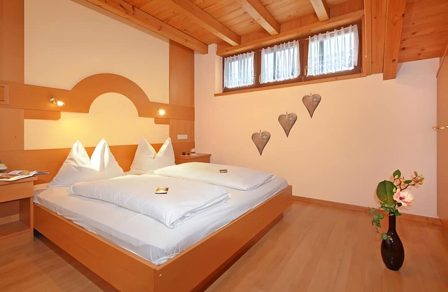 Apartment 'Obermairhof Abendrot' with Mountain View, Shared Terrace and Wi-Fi