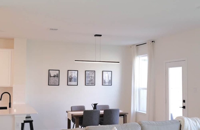 Manor Vacation Rental w/Yard: 15 Miles to Austin!