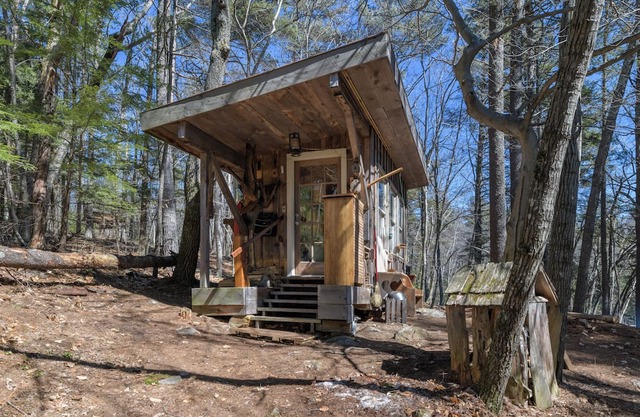 Official Tiny Earth Cabin: Cozy, 5-Night Minimum, Woods & Wildlife