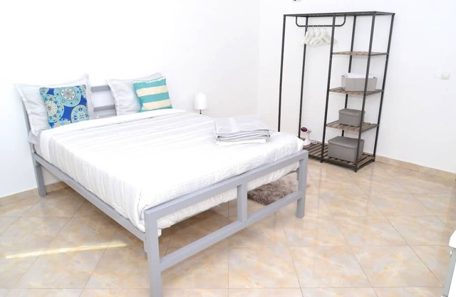 Cool apartment with AC in vibrant Praia
