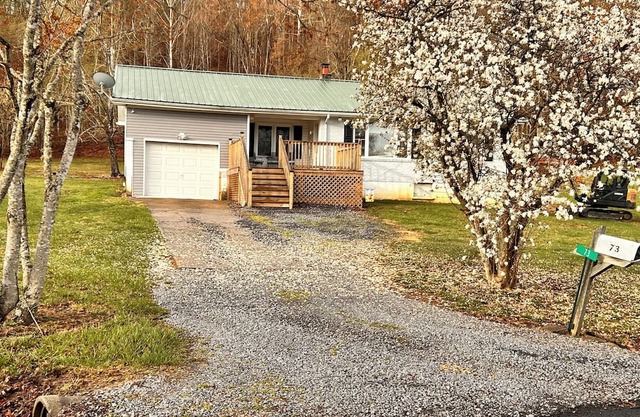 Charming 2-bedroom house near Millboro/Clifton Forge VA with WiFi