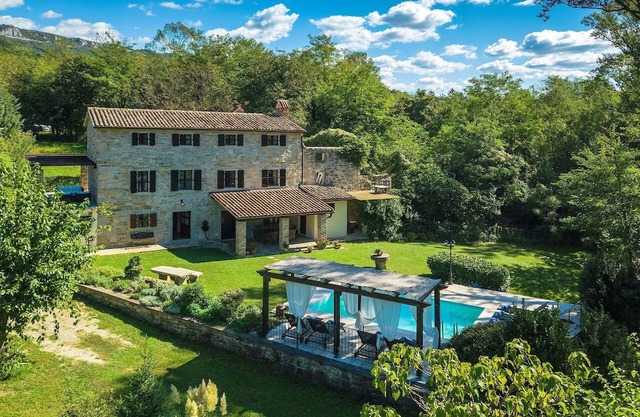 Holiday house Buzet for 1 - 8 persons with 4 bedrooms - Holiday house