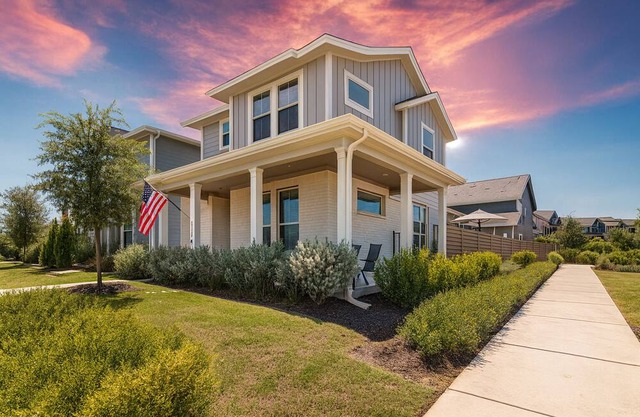 Luxury 2-Story Condo Hot Tub Gym Pool Airport