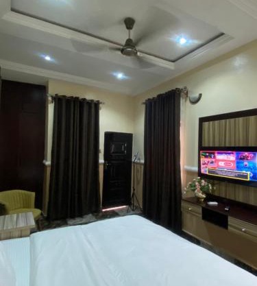 MARIAN APARTMENTs