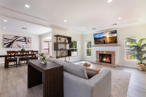 Deluxe and Spacious 4BR Residence with Parking, BBQ
