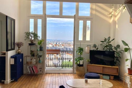 Sublime and spacious 62 m cocoon in Montmartre