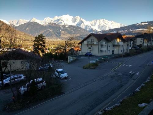 Spacious Apartment in Sallanches near Ski Area