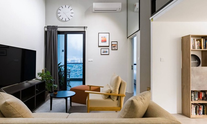 Brickfields Apartment | Urban Nest, Sleek and Charming Loft in Central Kuala Lumpur