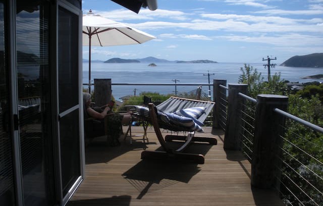 Goode Beach House | Island View & Wholesome Breakfast
