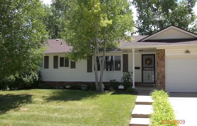 Hampden House | 2 bdrm lower level suite ~ bright, clean & quiet!