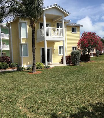 Alice Town House | Bimini Bay - 2 Story Treehouse