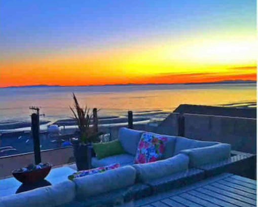White Rock House | Luxurious 5 Star Ocean View~Braveheart Beach House
