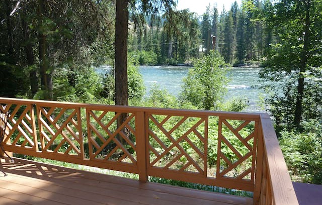 Leavenworth Cabin | A Seventh Heaven Riverfront Chalet Nirvana