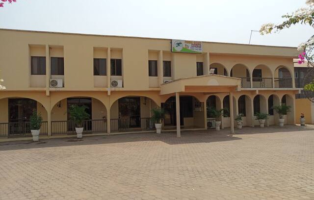 Afienya Bed & Breakfast | Comfortable Private bed & breakfast in Tema