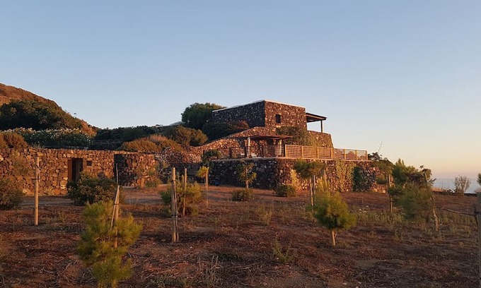 Pantelleria House | Dammuso Il Falco e La Luna con Villa