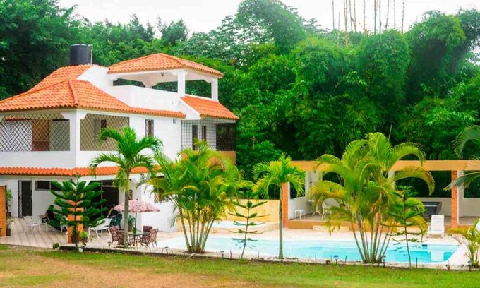 Pedro Brand Villa | Rancho Rubi- Villa, 3 Pisos con Piscina y Jacuzzi