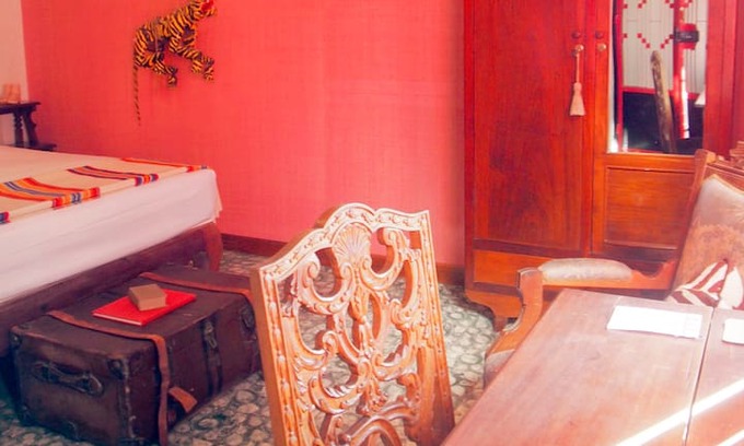 Svay Pao Hotel | Bric-à-Brac art stay Indochine room