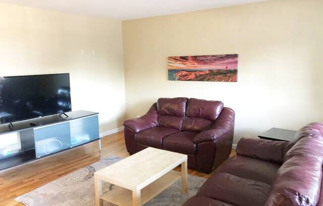 Bryant Apartment | Large 2 bdr 5 min to UW /Green Lake/ Bryant 11